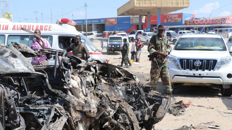 सोमालियाको राजधानीमा कार बम विस्फोट हुदा कम्तीमा ९० जनाको मृत्यु