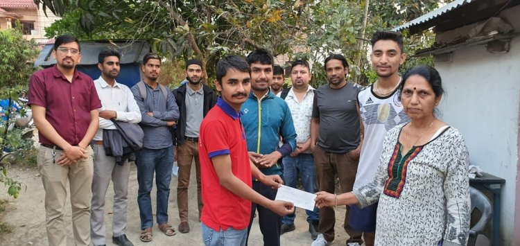 अम्पाएर सुनिल ढुंगानाको परिवारलाई नेपाली क्रिकेट समर्थक समाजको आर्थिक सहयोग